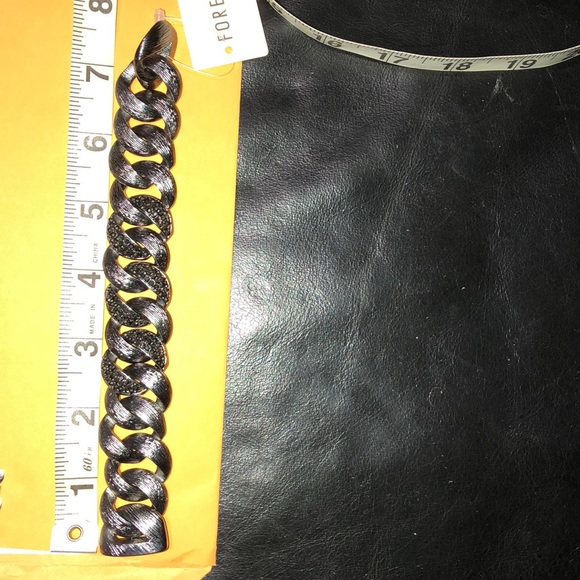 Magnetic clasp dark grey bracelet - Picture 2 of 6